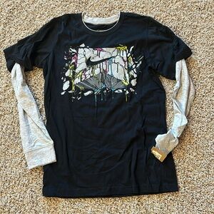 New with Tags Nike Boys Long Sleeve T-Shirt